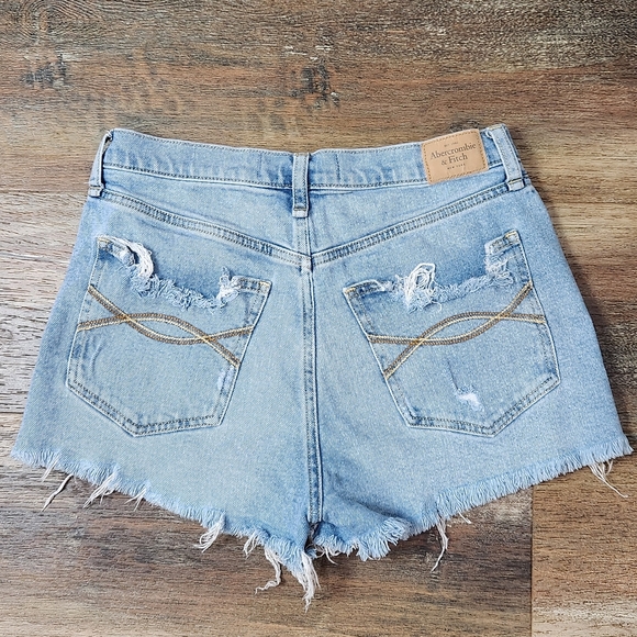Abercrombie & Fitch High Rise New York Distressed Shorts Size 27/4R - Picture 6 of 9